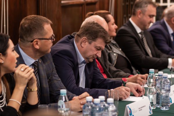 5-ora-forum-zawodow-20261001-170127-press-can-mg-6022E9C10B92-1CE7-CF63-C2F0-9B668D64E997.jpg